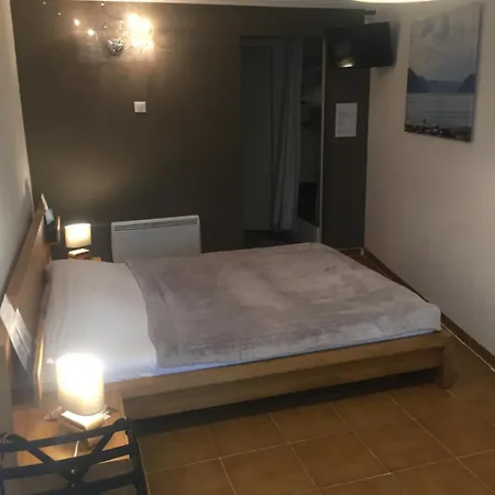 L'auberge De Vazerat Bed & Breakfast Massiac