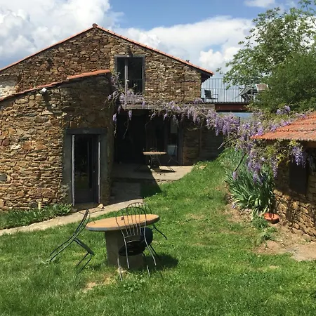 L'auberge De Vazerat Bed & Breakfast 3*